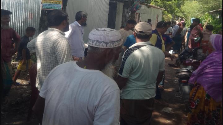 আদালতের নিষেধাজ্ঞা অমান্য করে বাদীপক্ষের দোকান ঘর ভাঙচুর ও লুটপাট